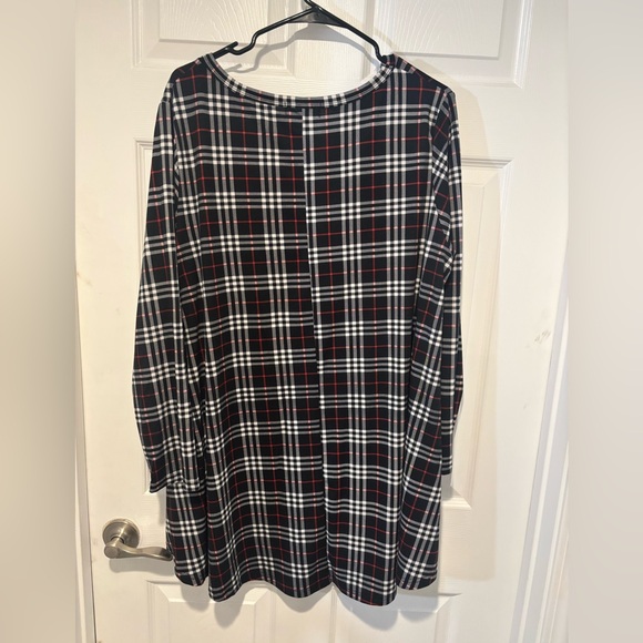 Plus Size Plaid Long Sleeve Tunic Top - Picture 3 of 6